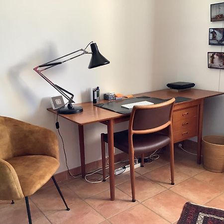 Le Mas Des Oliviers Martigues Bagian luar foto