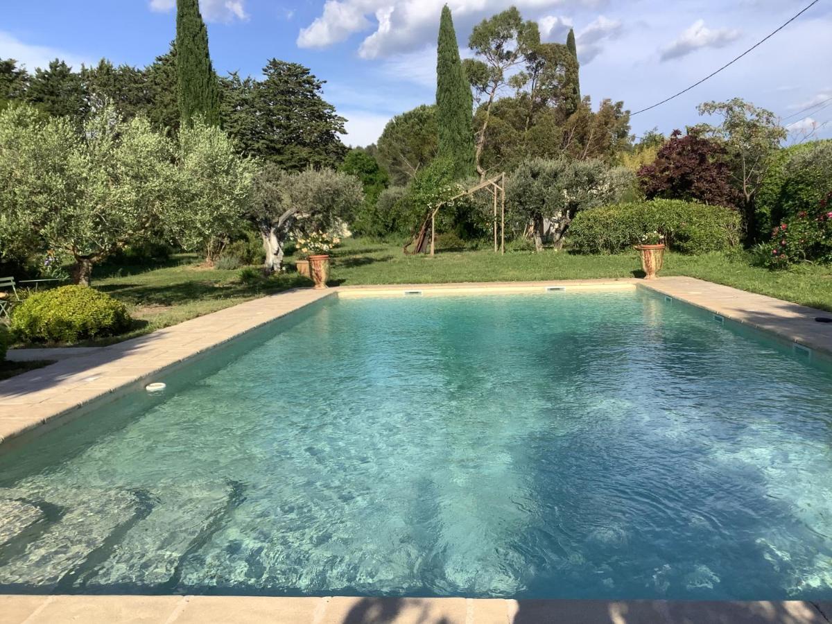 Le Mas Des Oliviers Martigues Bagian luar foto