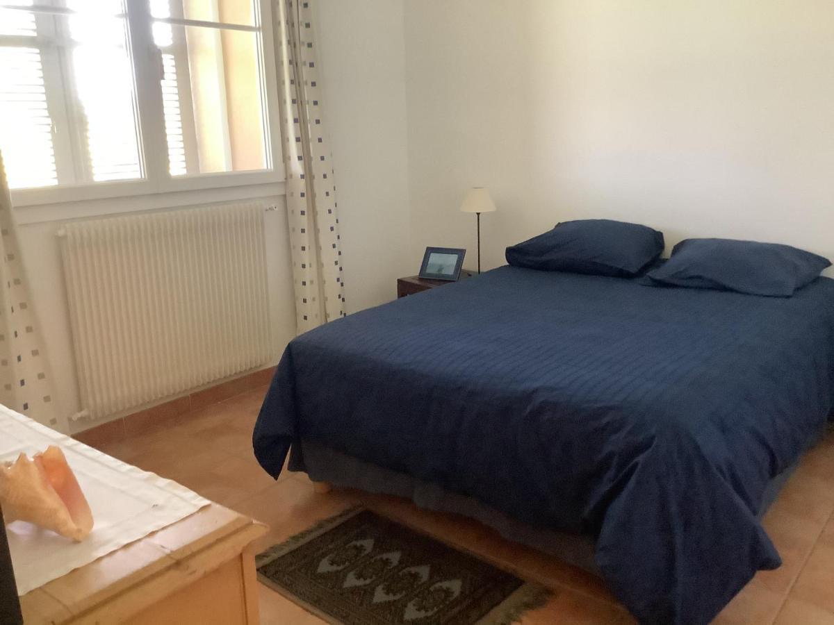 Le Mas Des Oliviers Martigues Bagian luar foto