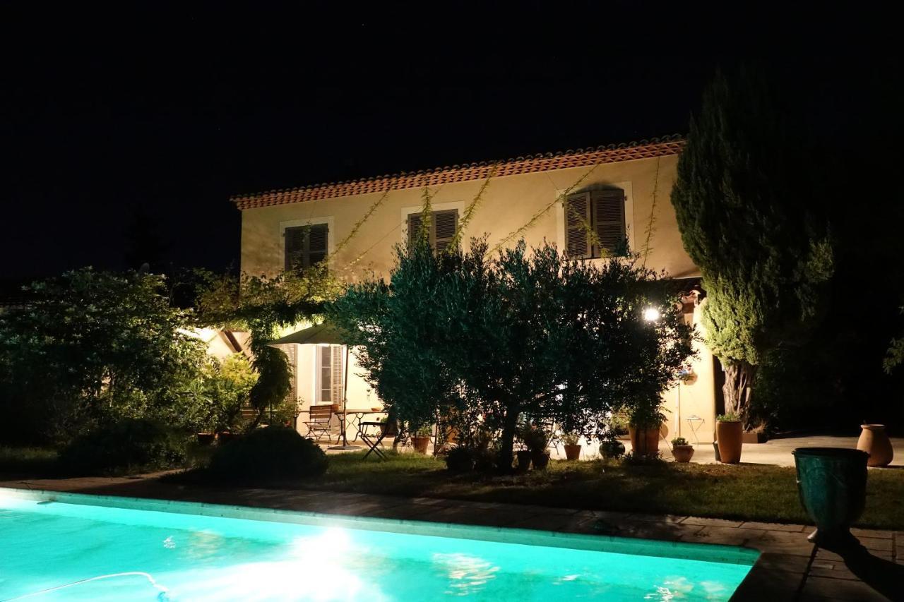 Le Mas Des Oliviers Martigues Bagian luar foto